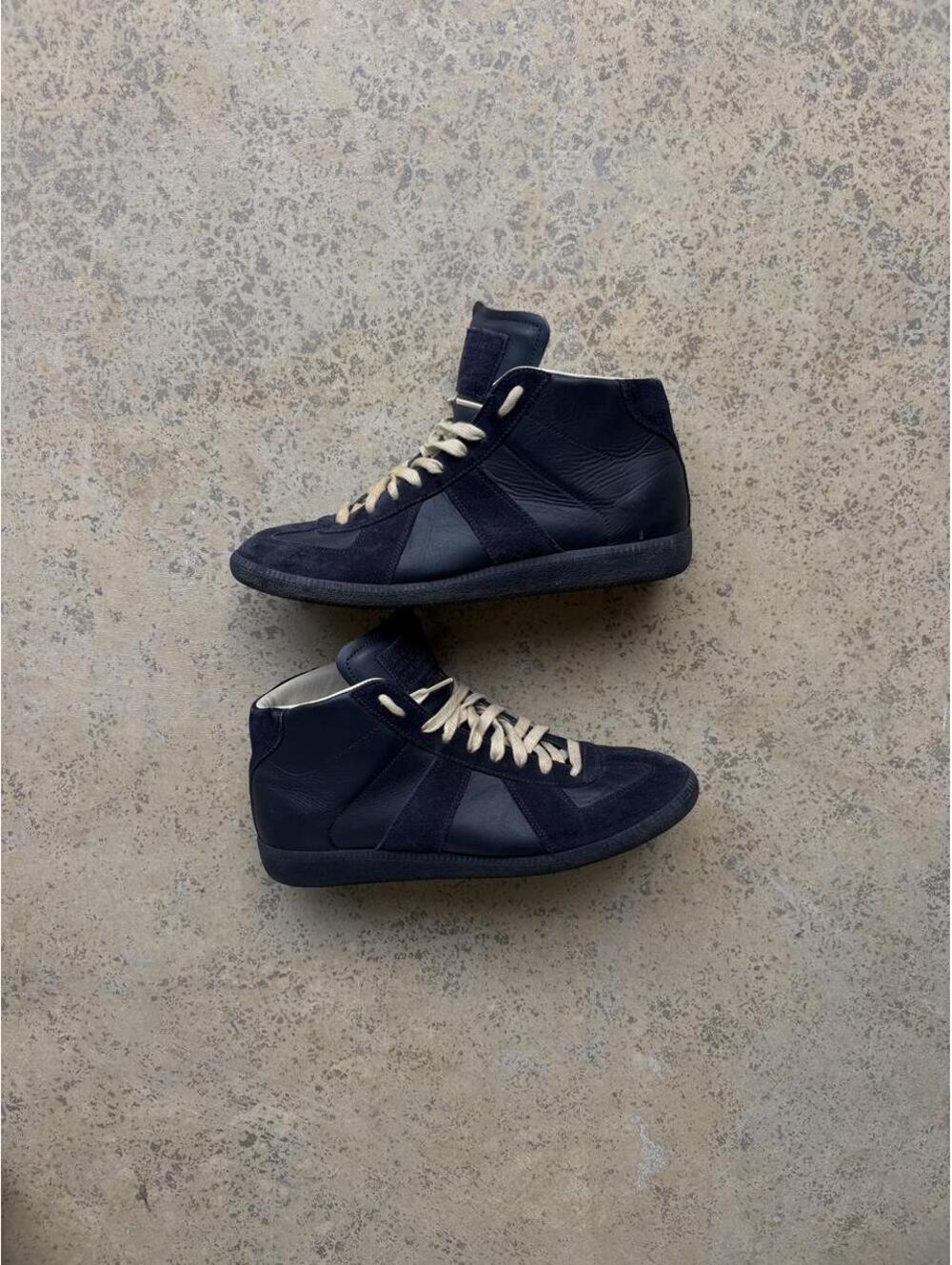 Maison Margiela Men's Black and Navy Trainer